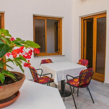 Apartments White & Green In Malinska Ngoại thất bức ảnh