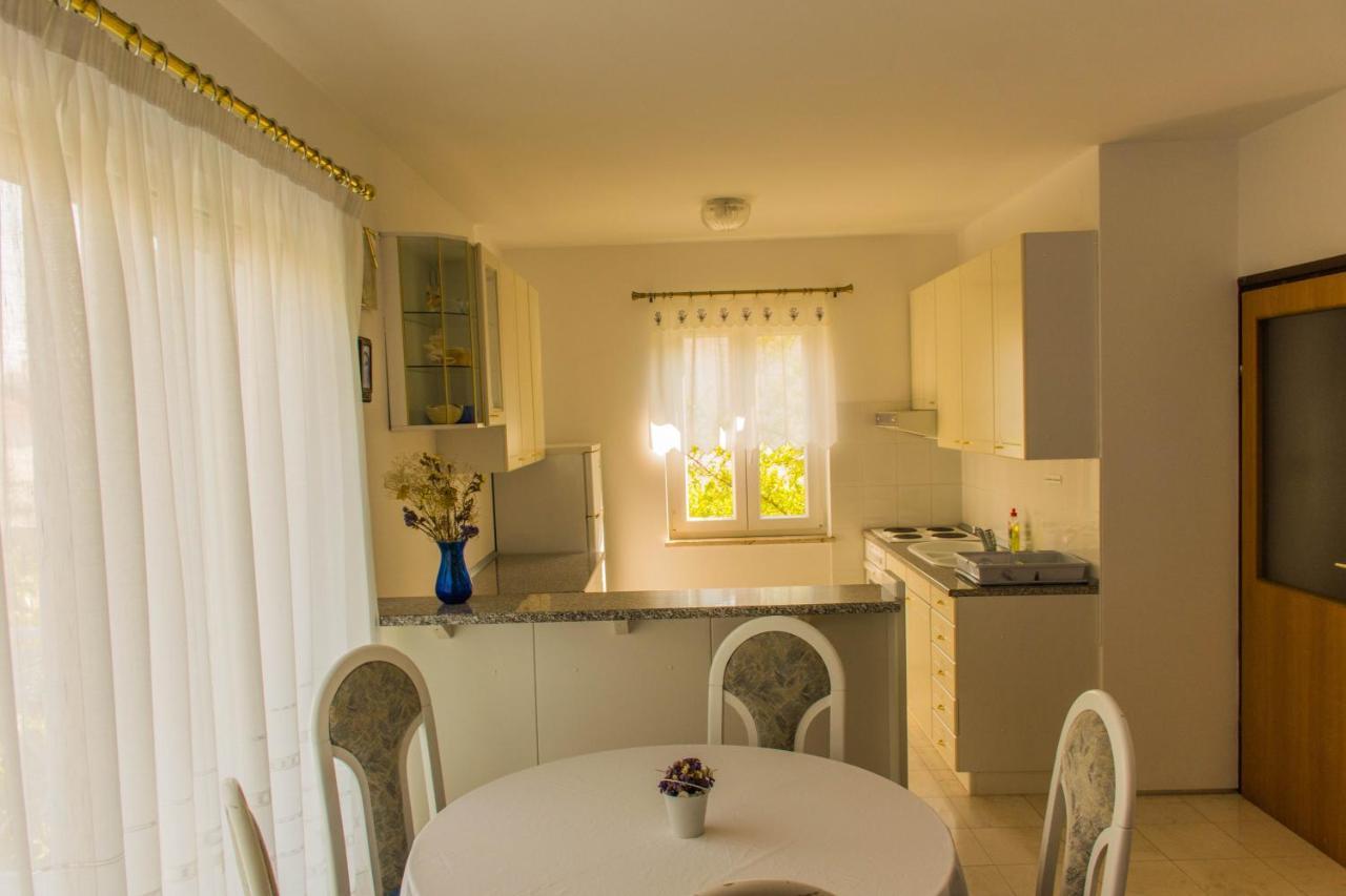 Apartments White & Green In Malinska Ngoại thất bức ảnh