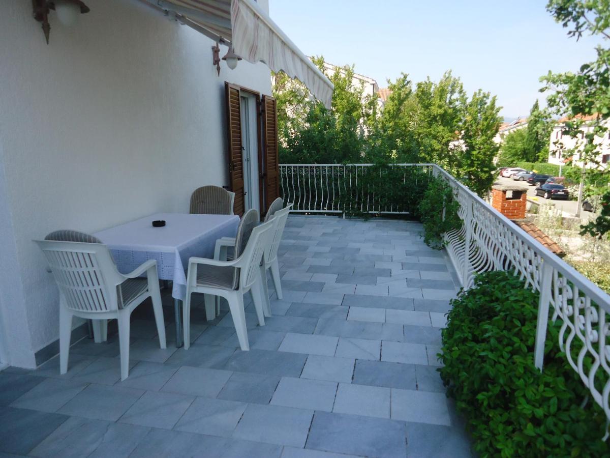 Apartments White & Green In Malinska Ngoại thất bức ảnh