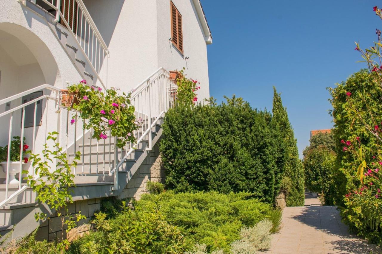 Apartments White & Green In Malinska Ngoại thất bức ảnh