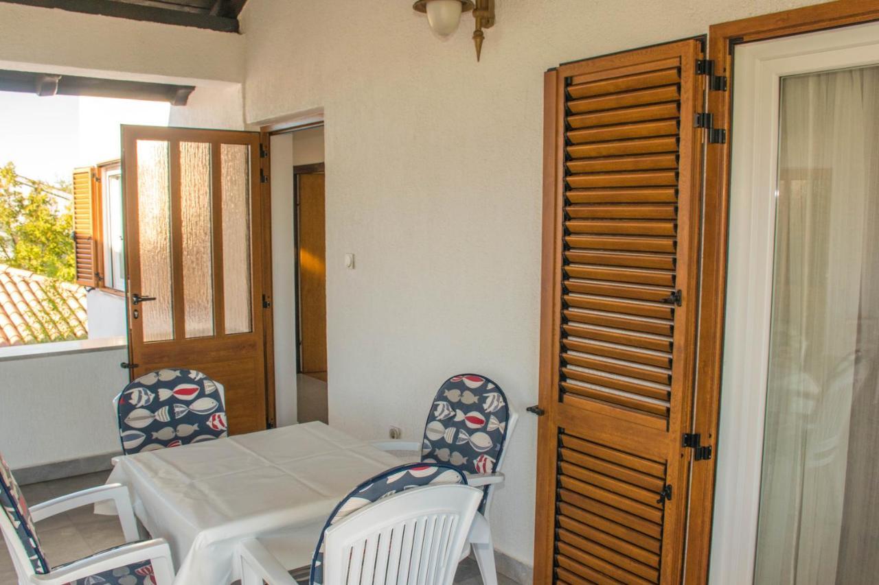 Apartments White & Green In Malinska Ngoại thất bức ảnh