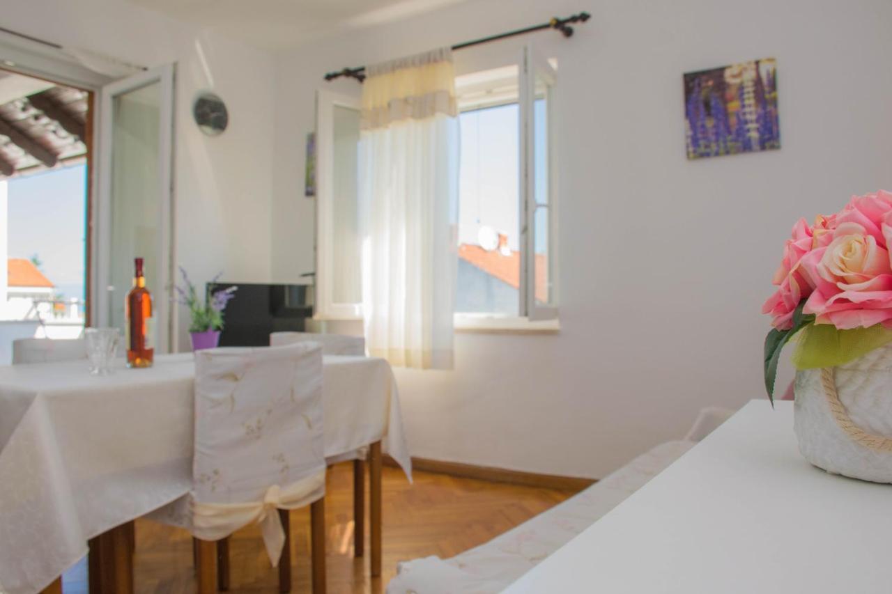 Apartments White & Green In Malinska Ngoại thất bức ảnh
