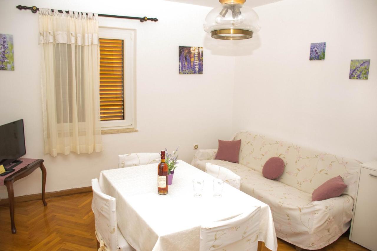 Apartments White & Green In Malinska Ngoại thất bức ảnh